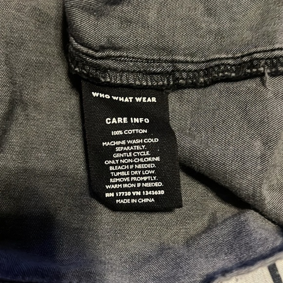 Who what wear woman’s button down ruffle top size XS NWT - Picture 6 of 8